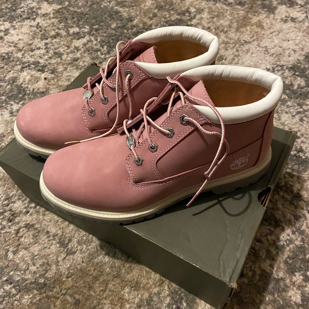 Brand new Timberland Nellie chukka boots Womens size 10